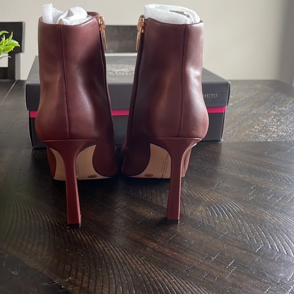 Vince Camuto ankle boots - Picture 5 of 11